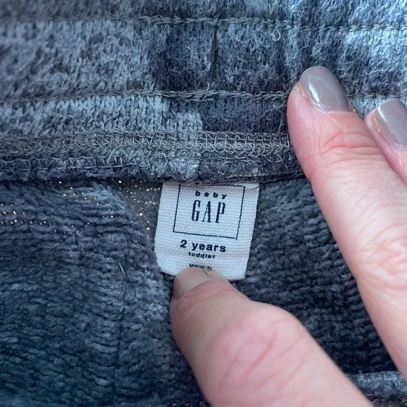 Bundle - 4 pairs Toddler Boys Explorer Camo Cargo Pants, size 2T - Picture 4 of 13